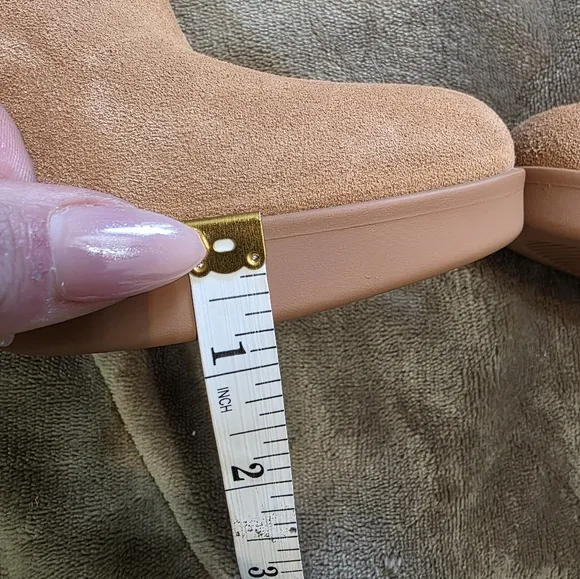 🆕️ Naturalizer Genn-Reach Suede Boots
