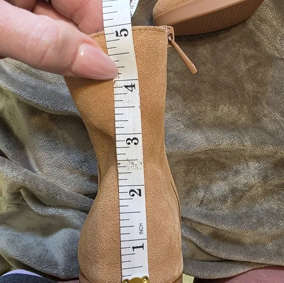 🆕️ Naturalizer Genn-Reach Suede Boots