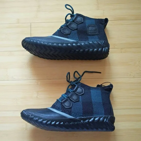 -NEW- Women's Sorel Out N About Plus Boots/Booties 8