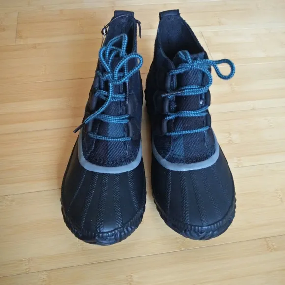 -NEW- Women's Sorel Out N About Plus Boots/Booties 8