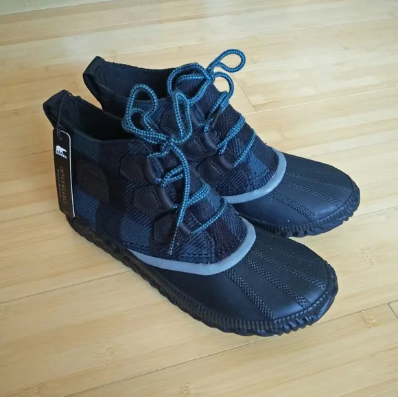 -NEW- Women's Sorel Out N About Plus Boots/Booties 8