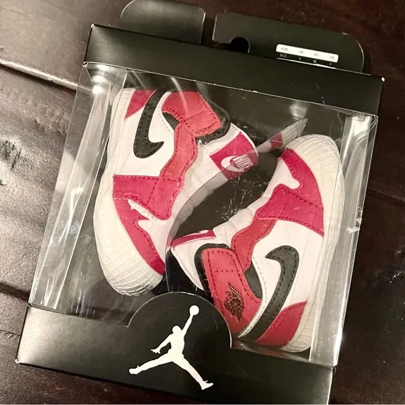 ❤️🤍🖤 Nike Air Jordan 1 Crib Bootie shoes Chicago 2C