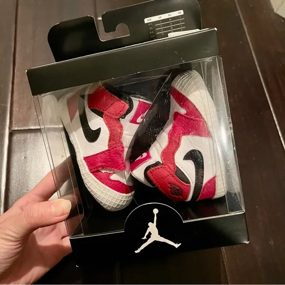 ❤️🤍🖤 Nike Air Jordan 1 Crib Bootie shoes Chicago 2C