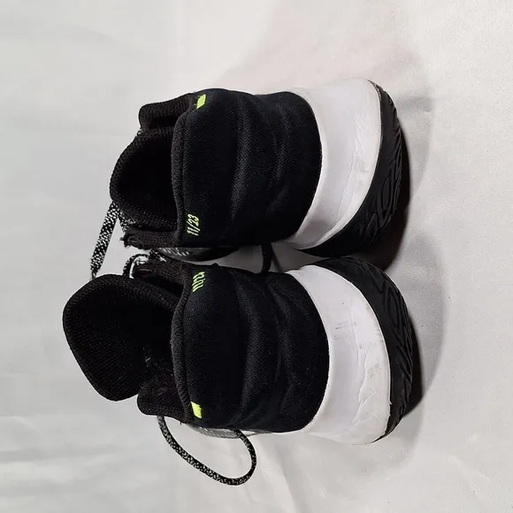 💚 Nike Kyrie Flytrap V Black White Basketball Shoes Size 9  Mens  CZ4100-002 N