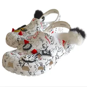 ♥️ Pre-Loved Cruella II Clog By Crocs