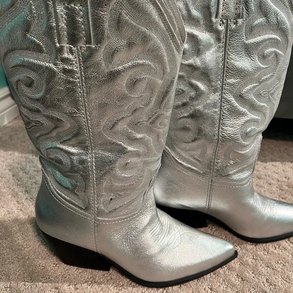 🔥 🔥 Steve Madden Silver Cowboy Boots brand new