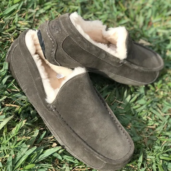 - UGG🍂🍁Ascot loafers Men’s Sz 9 new