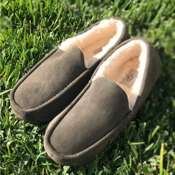 - UGG🍂🍁Ascot loafers Men’s Sz 9 new