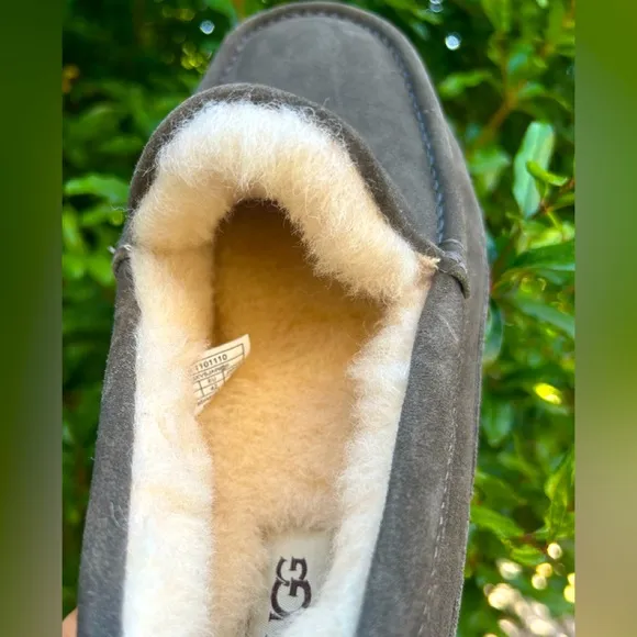 - UGG🍂🍁Ascot loafers Men’s Sz 9 new