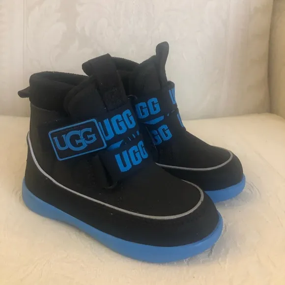 $100 UGG Kids' Tabor Chukka Boot size 6
