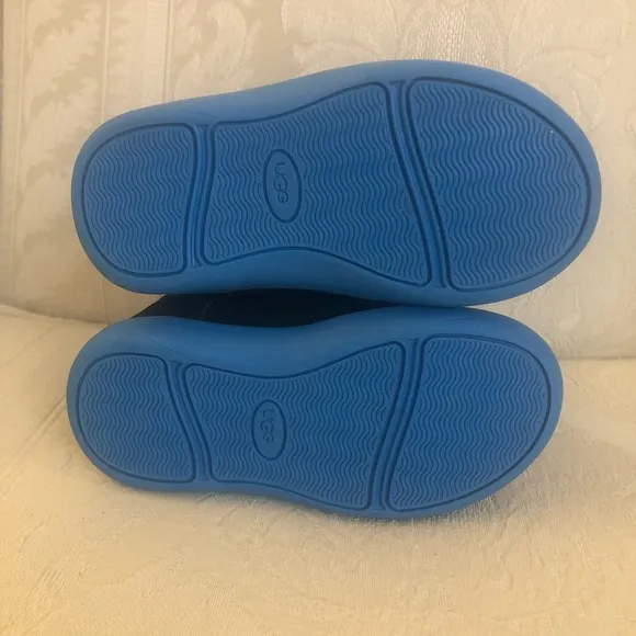 $100 UGG Kids' Tabor Chukka Boot size 6