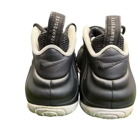 2016 Nike Air Foamposite Pro Dr Doom Black White 624041-006 Mens Size 10.5