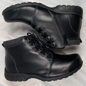 (9 extra wide) NEW IN BOX Propét Women's Delaney Black Leather Ankle Boot