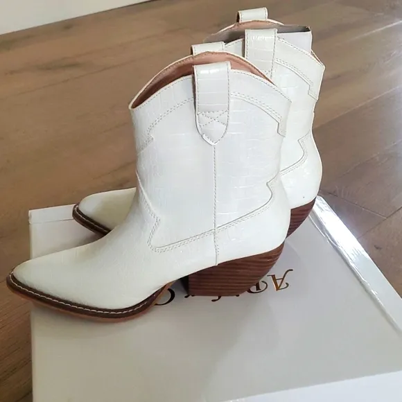 🆕A Rider Girl‎ Dolce Croco Cream Boots