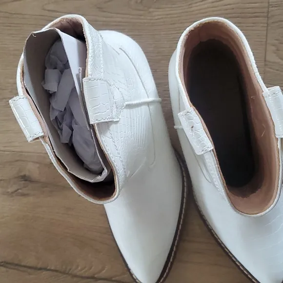 🆕A Rider Girl‎ Dolce Croco Cream Boots