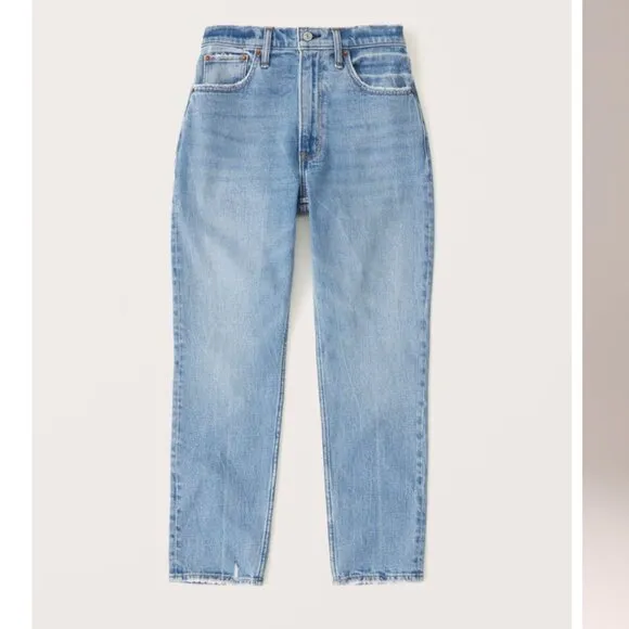 Abercrombie &amp; Fitch Curve Love High Rise Mom Jean in medium wash blue sz 27 / 4