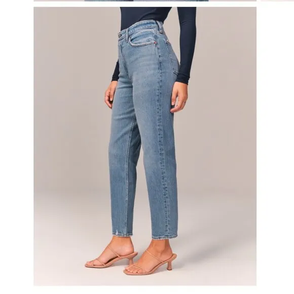 Abercrombie &amp; Fitch Curve Love High Rise Mom Jean in medium wash blue sz 27 / 4