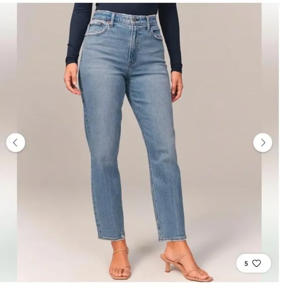 Abercrombie &amp; Fitch Curve Love High Rise Mom Jean in medium wash blue sz 27 / 4