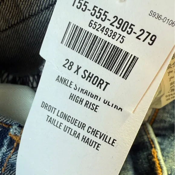 Abercrombie Curve Love Ultra High Rise Ankle Straight Jean Size 28 Short NWT