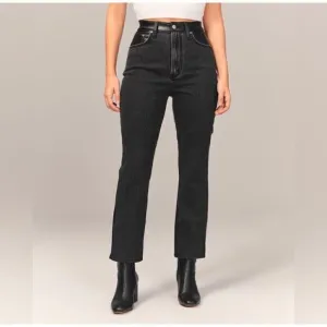 ABERCROMBIE &amp; FITCH Mixed Fabric Curve Love Ultra High Rise Ankle Straight Jean