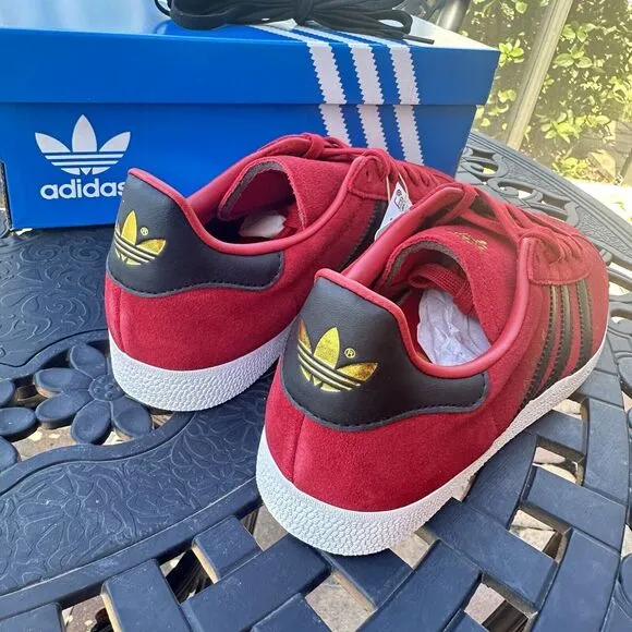 Adidas Manchester United x Gazelle Red Black Men's Athletic Shoes IE8503