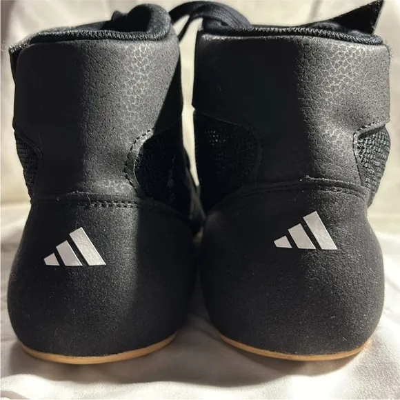 adidas men’s Aq3325 Wrestling Shoes, Black size 11 NWT