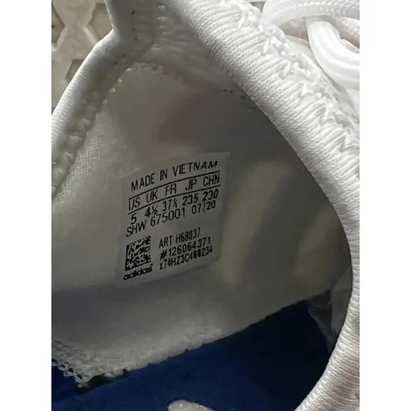 Adidas NMD R1 V2 Shoes Logo Print Rainbow Color way Athletic kids Size 5