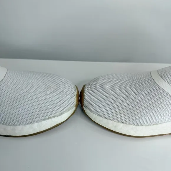 Adidas Nmd_R1 White Gum Sneakers Shoe Men’s Size 6.5 Women’s 8/8.5