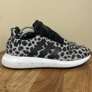 Adidas Swift Run Leopard Print Womens Size 8 Animal Print Athletic Running shoes