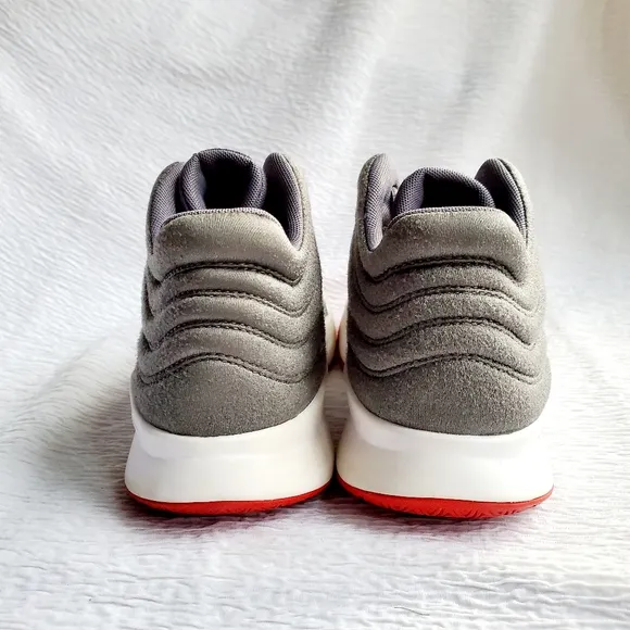 Adidas Unisex-Child Pro Spark 2018 Gray Sneaker Shoe Size 5 Youth