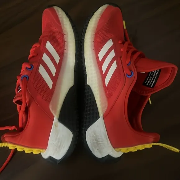𝅺adidas x Lego Sport youth shoe white red yellow US 3.5