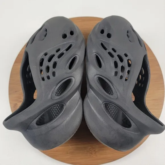 Adidas Yeezy Foam Runner Onyx Slip On Shoes (HP8739) Men's Size 5 Womens Size 7