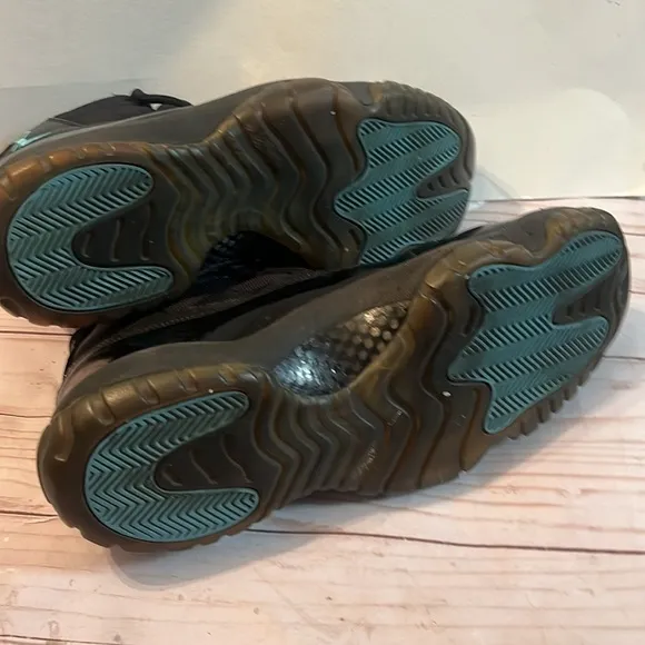 AIR JORDAN 11 XI RETRO USED SIZE 13.5 BLACK GAMMA BLUE VARSITY MAIZE