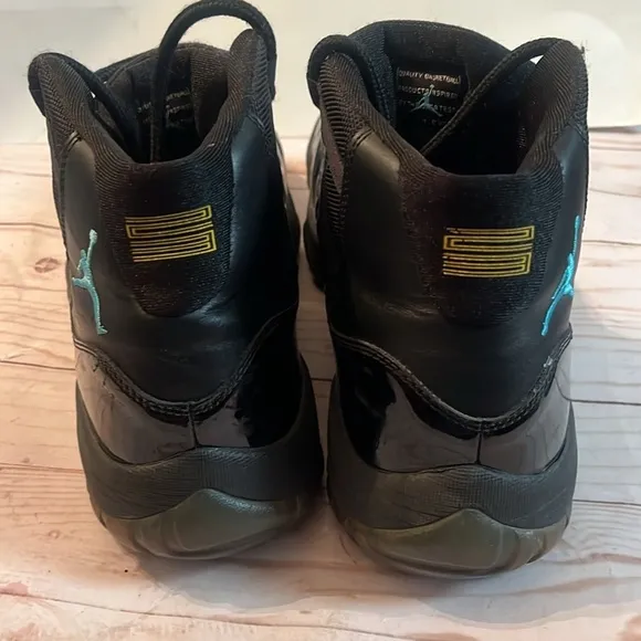 AIR JORDAN 11 XI RETRO USED SIZE 13.5 BLACK GAMMA BLUE VARSITY MAIZE
