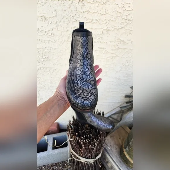 ALEXA Snake-Print Chelsea Boots