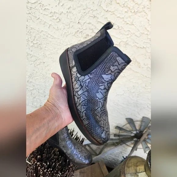ALEXA Snake-Print Chelsea Boots