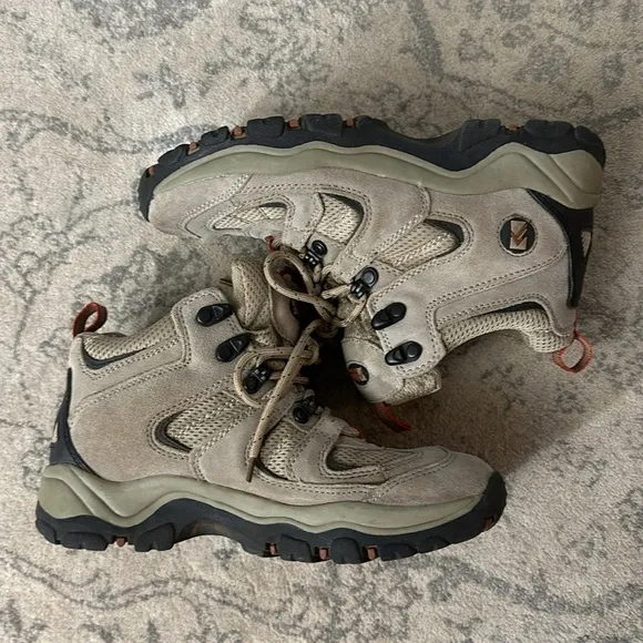 Alpine Design Hiking Boots