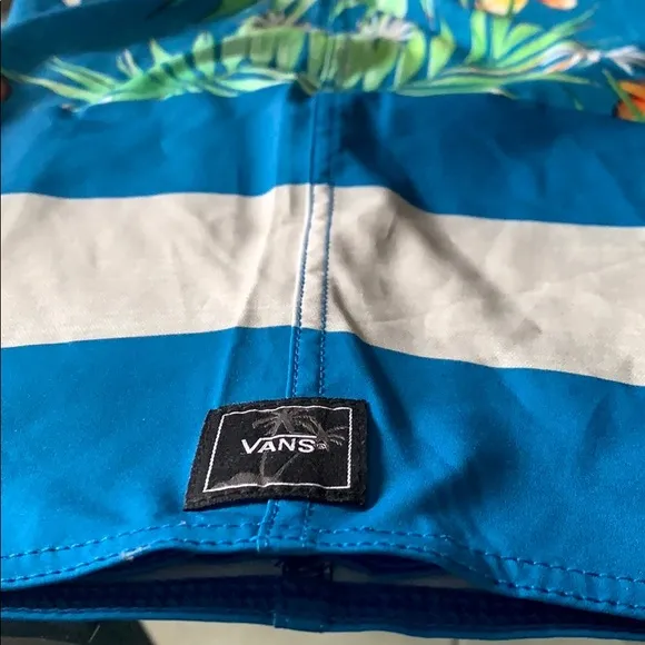 &gt;💙ERA BOARD SHORT PALM GREEN LEAVES SWIM SHORTS POOL BEACH 🏖 BRAND NEW VANS