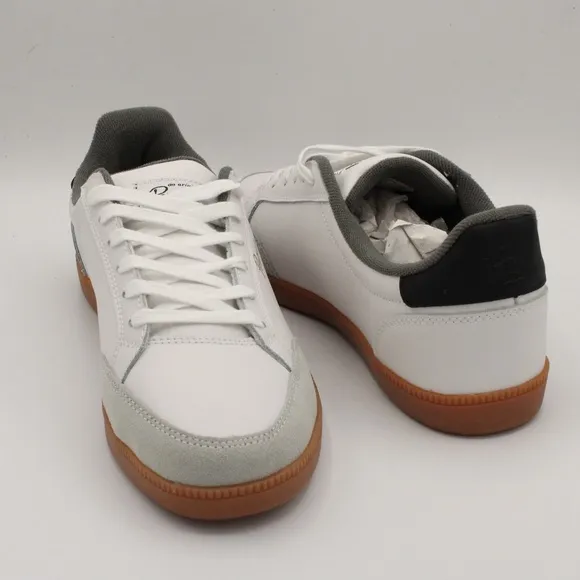 an origianl Penguin Gentlemen Shoes Size 9