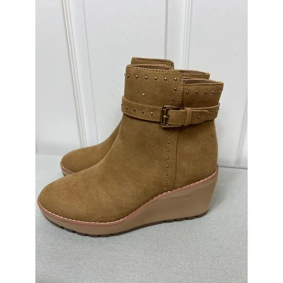 Anne Klein Women's Pamela Faux Suede Studded Water Resistant Ankle Boots Size 5