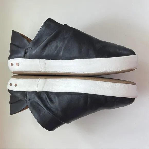 Anthropologie Beek Jay Black Leather Slip-On Loafer Sneaker Comfort Shoes 9