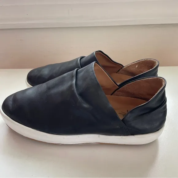 Anthropologie Beek Jay Black Leather Slip-On Loafer Sneaker Comfort Shoes 9