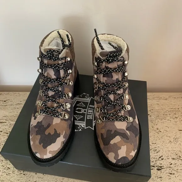 ANTHROPOLOGIE Silent D Rexi Hiker Boots