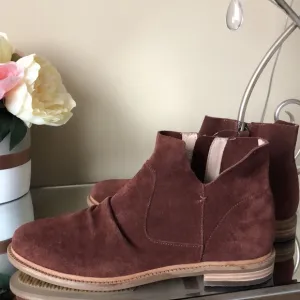ANTHROPOLOGY Kelsi Dagger Brooklyn Latch Ankle Boots
