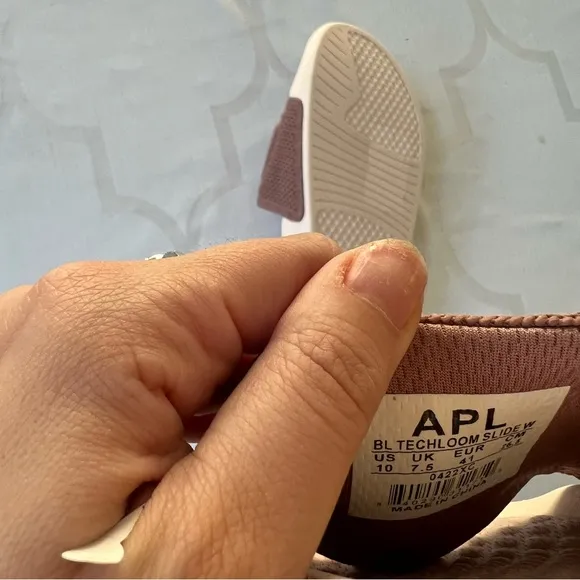 APL big logo Techloom crème pink rose dust knit sport slide sandal Size 10 NWOT