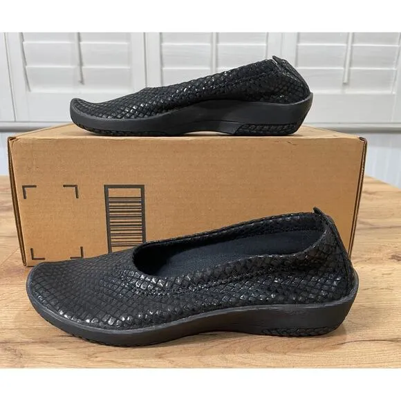 Arcopedico Women's L15 Slip Ons Black Shine Size 7/7.5 US 38 EU NWOB Ballet Flat