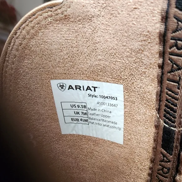 Ariat Wild Stitching Brand New in Box Women Oak Grove western cowboy boots 9.5 B