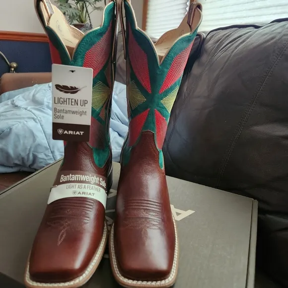 Ariat Wild Stitching Brand New in Box Women Oak Grove western cowboy boots 9.5 B