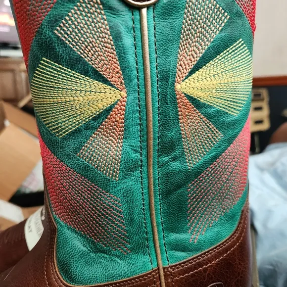 Ariat Wild Stitching Brand New in Box Women Oak Grove western cowboy boots 9.5 B