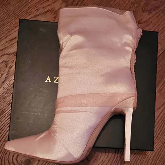 Azalea Wang Acacia 3D Floral Heeled Boots – Size 7.5 (Pink)